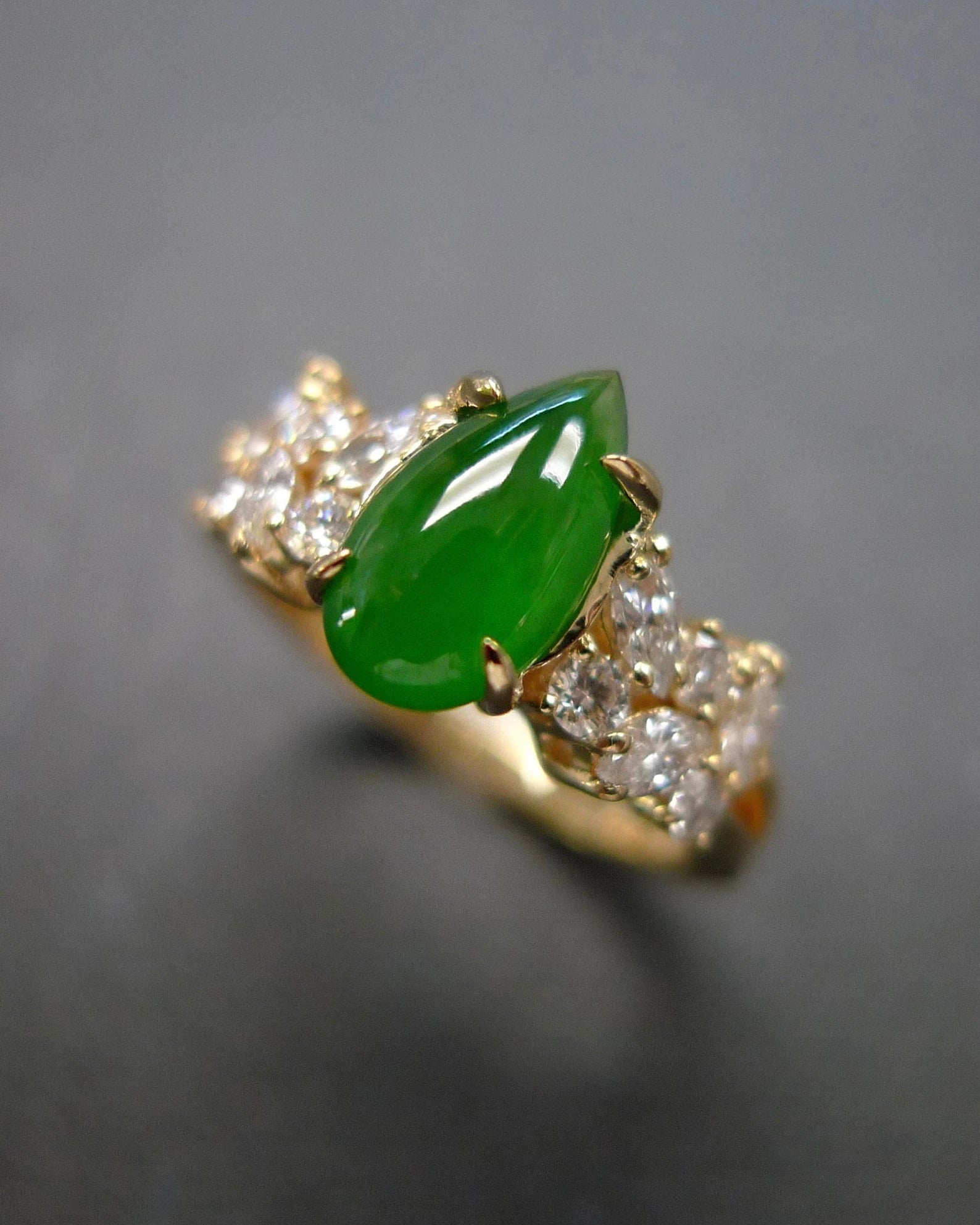 classic pear green jade ring with natural diamond accents