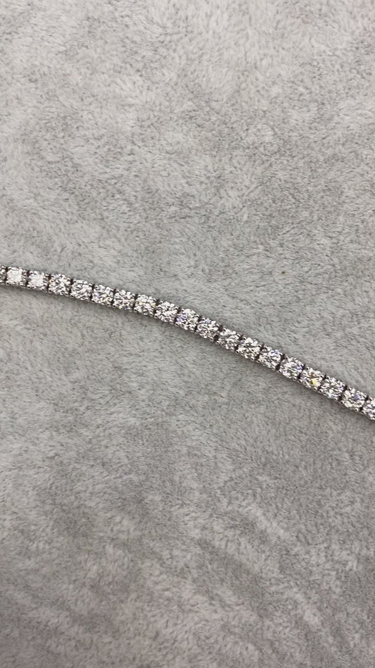 Tennis Bracelet with Round Brilliant Cut Natural Diamond (7.20ct) in 18K White Gold