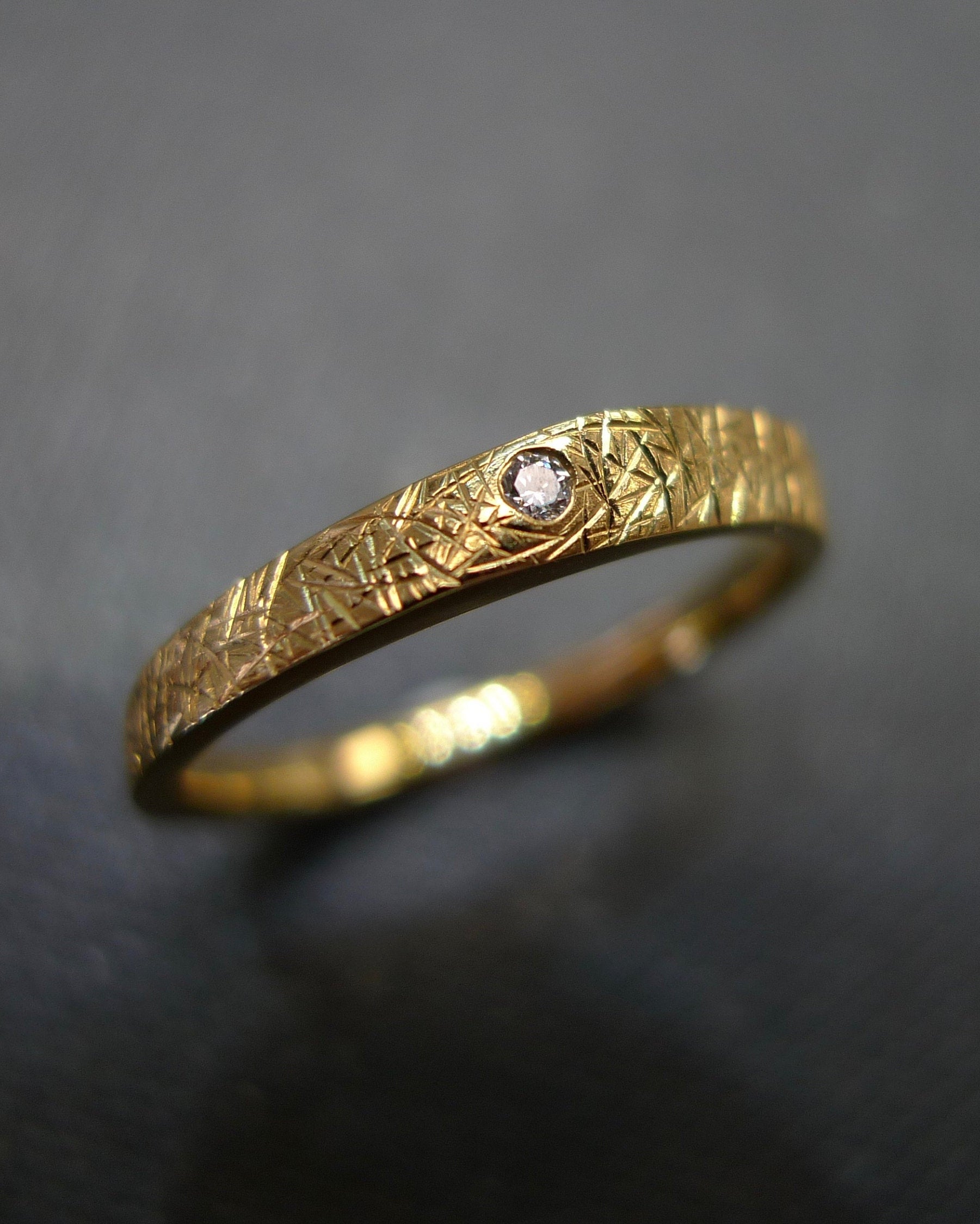 Hand Carved Diamond Wedding Ring in 18K Yellow Gold - HN JEWELRY