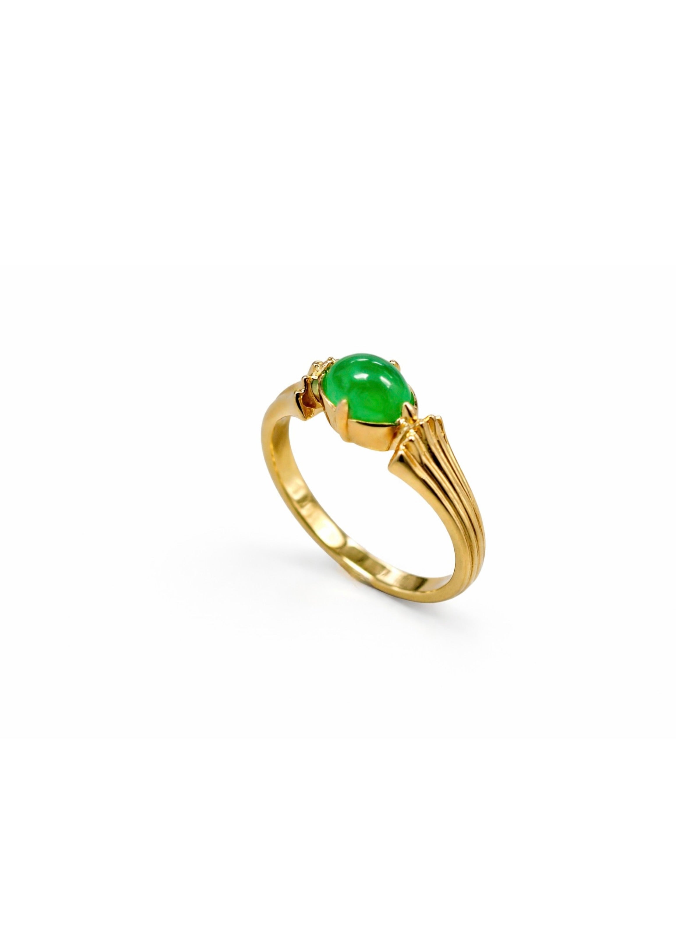 Certified oval jade ring in 14k solid yellow gold