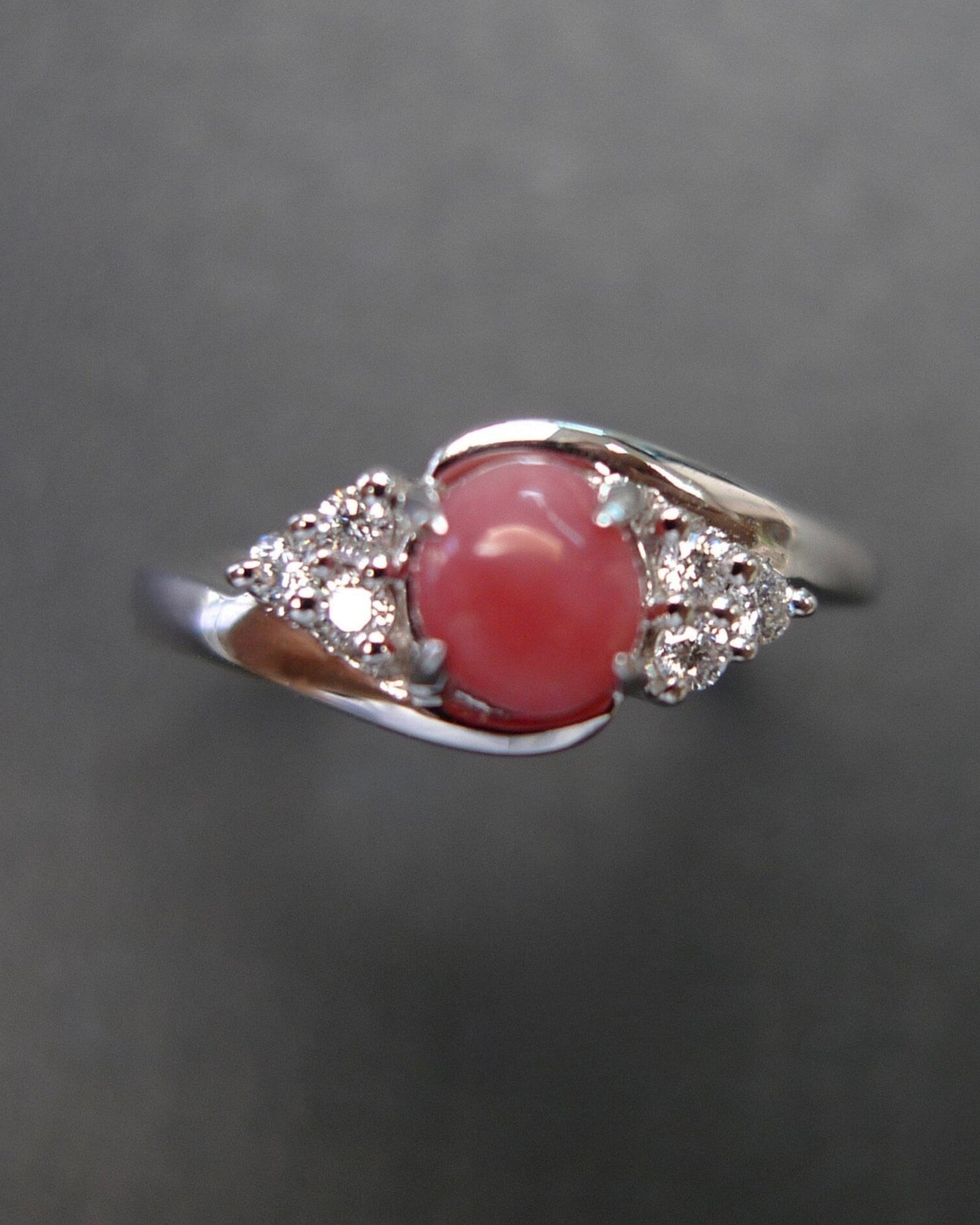 Conch Pearl and Diamond Ring in White Gold - HN JEWELRY