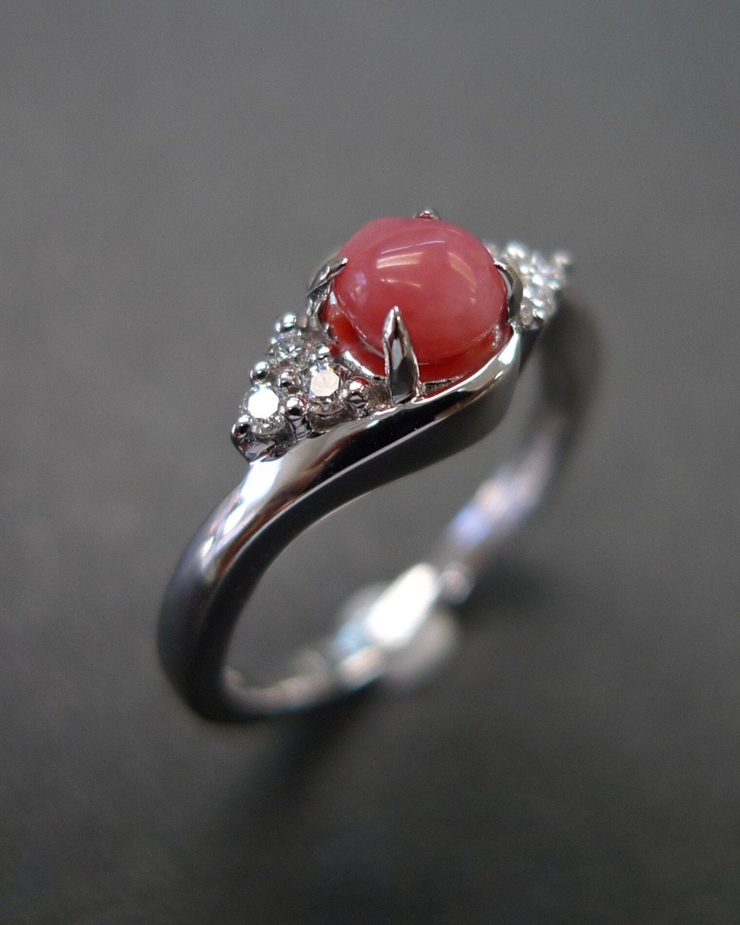 Conch Pearl and Diamond Ring in White Gold - HN JEWELRY