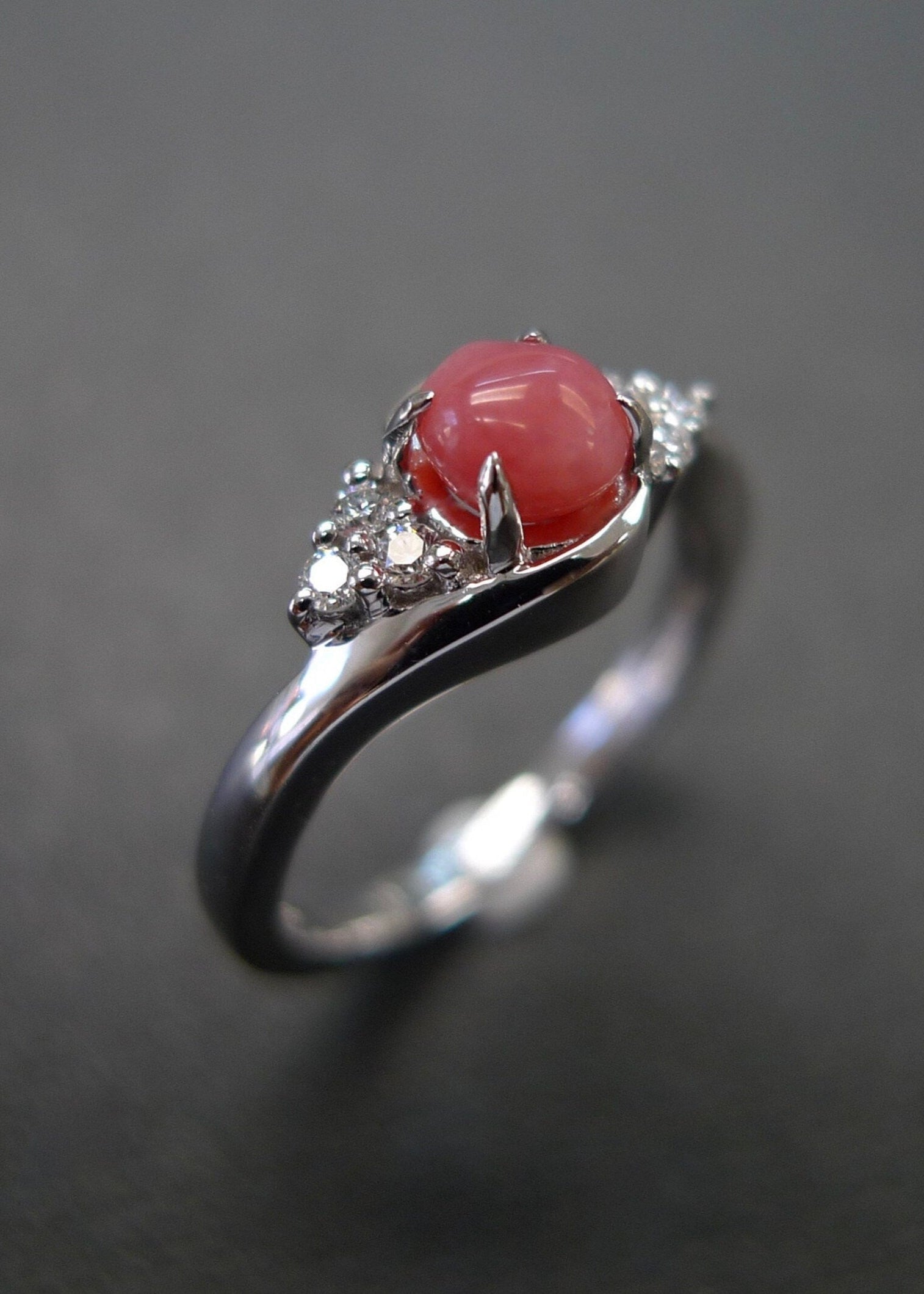 Conch Pearl and Diamond Ring in White Gold - HN JEWELRY