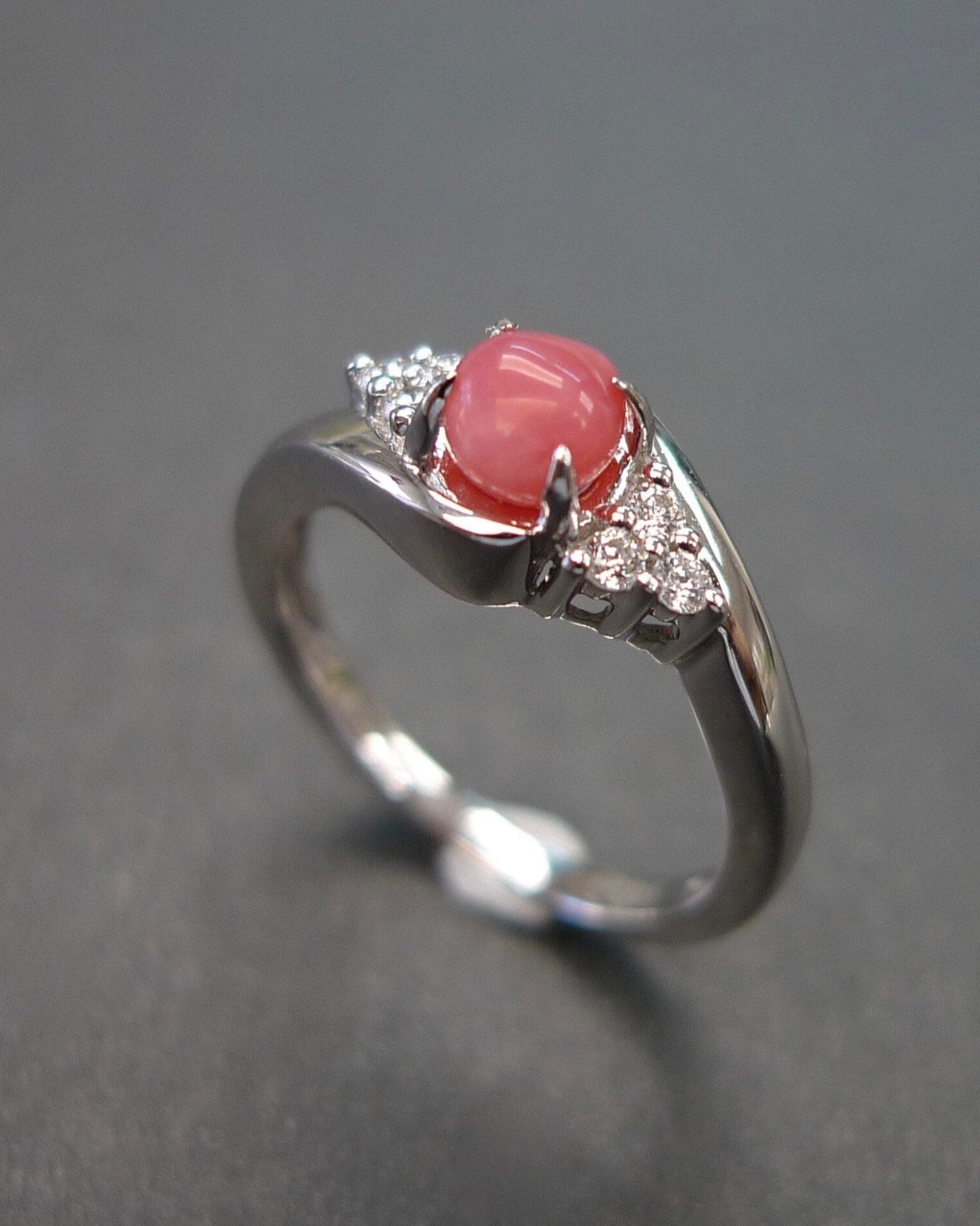 Conch Pearl and Diamond Ring in White Gold - HN JEWELRY