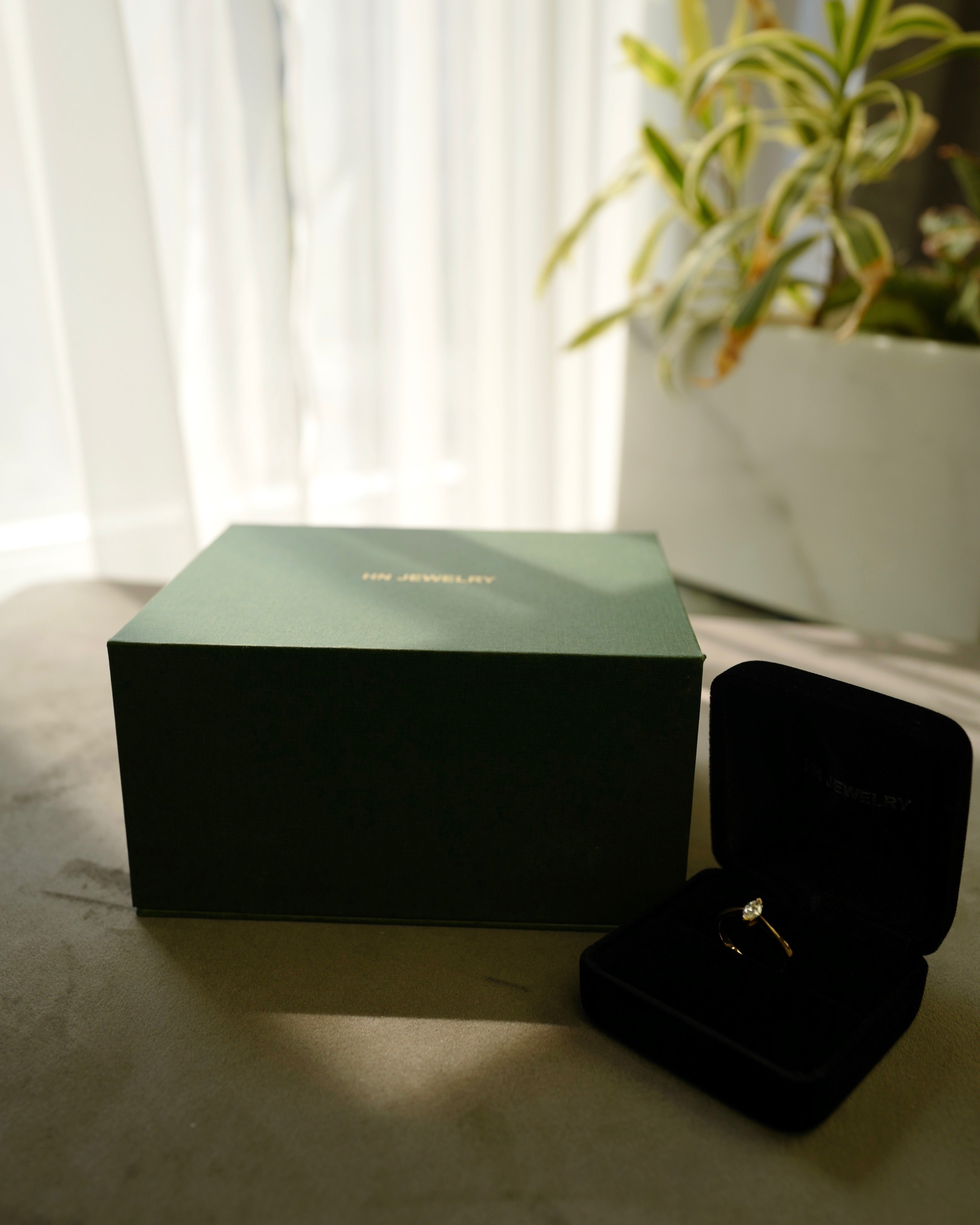 Certified 0.80ct Oval Cut Diamond and Marquise Diamond Ring in Yellow Gold - HN JEWELRY