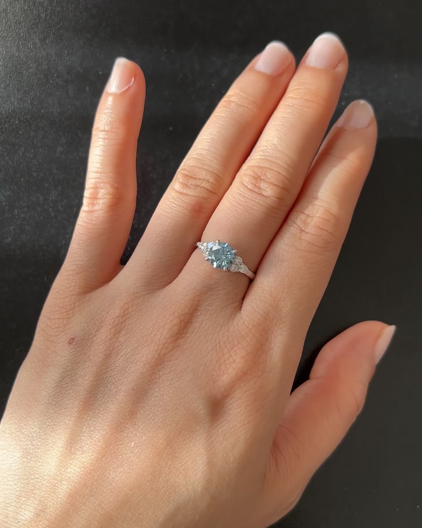 video-of-a-lab-grown-blue-diamond-ring-white-gold