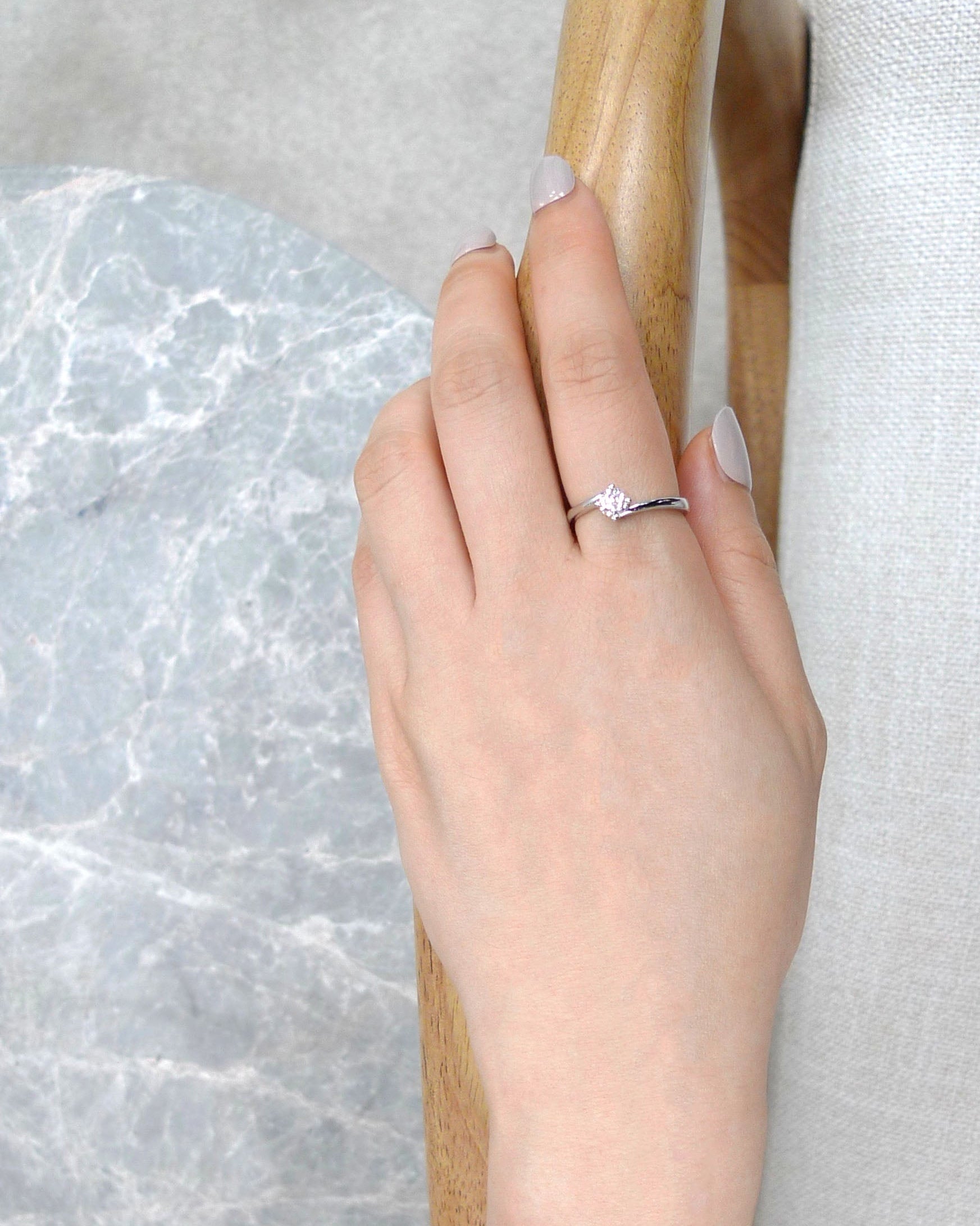 Solitaire Diamond Twist Engagement Ring in 18K White Gold - HN JEWELRY