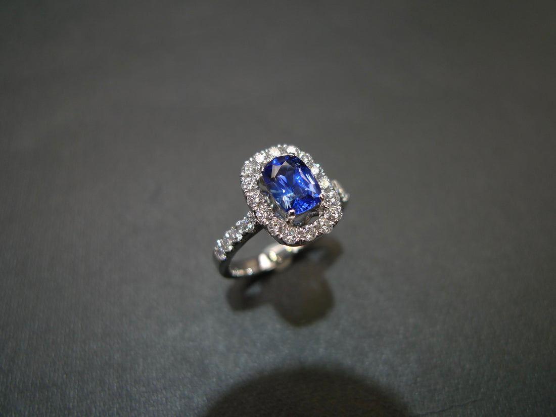 Cushion Cut Blue Sapphire & Diamond Ring in 18K White Gold - HN JEWELRY