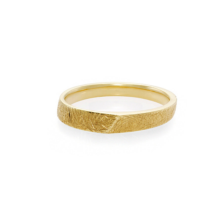 Hand Carved Men's Wedding Ring in 18K Yellow Gold - HN JEWELRY