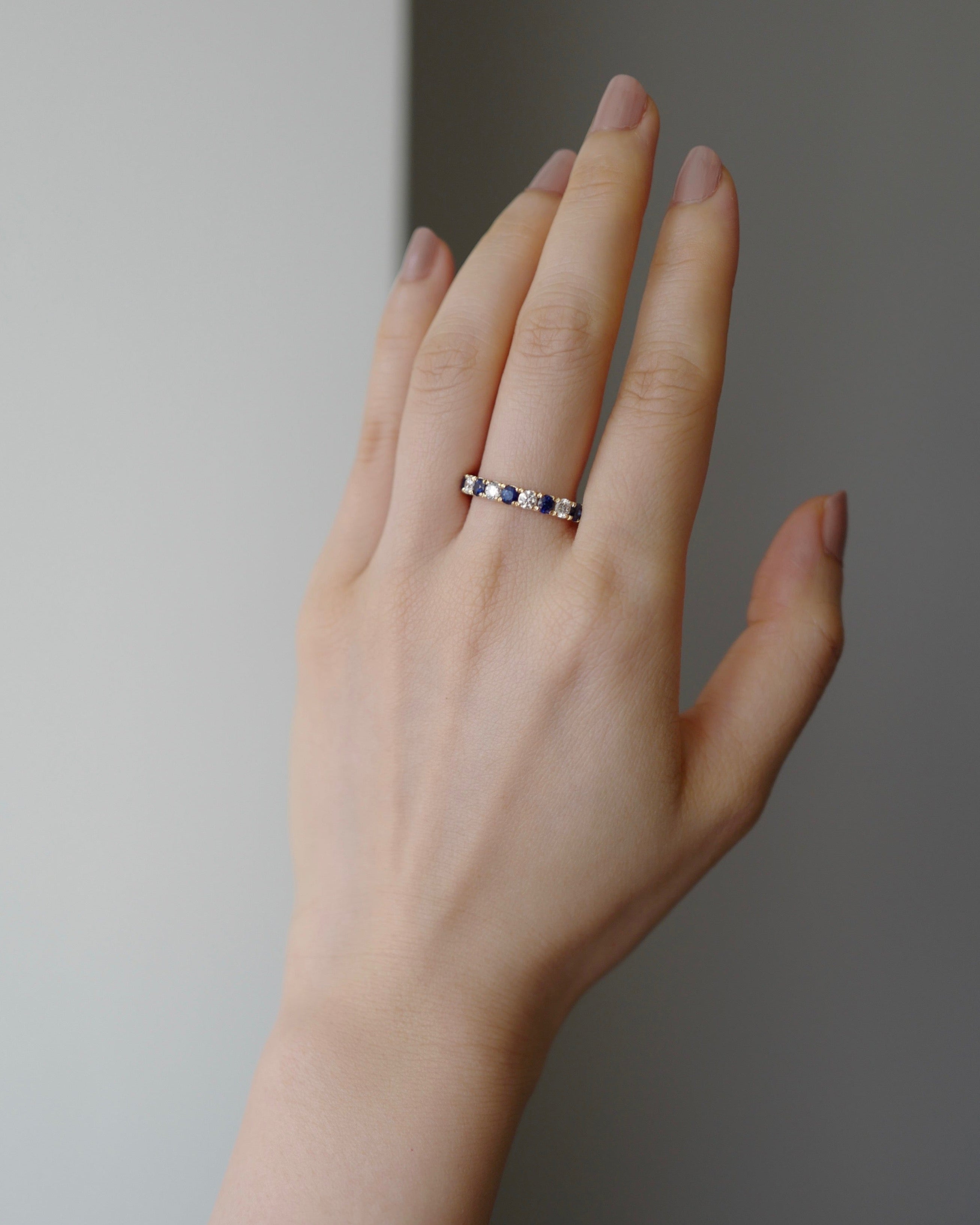 Blue Sapphire and Diamond Ring - HN JEWELRY