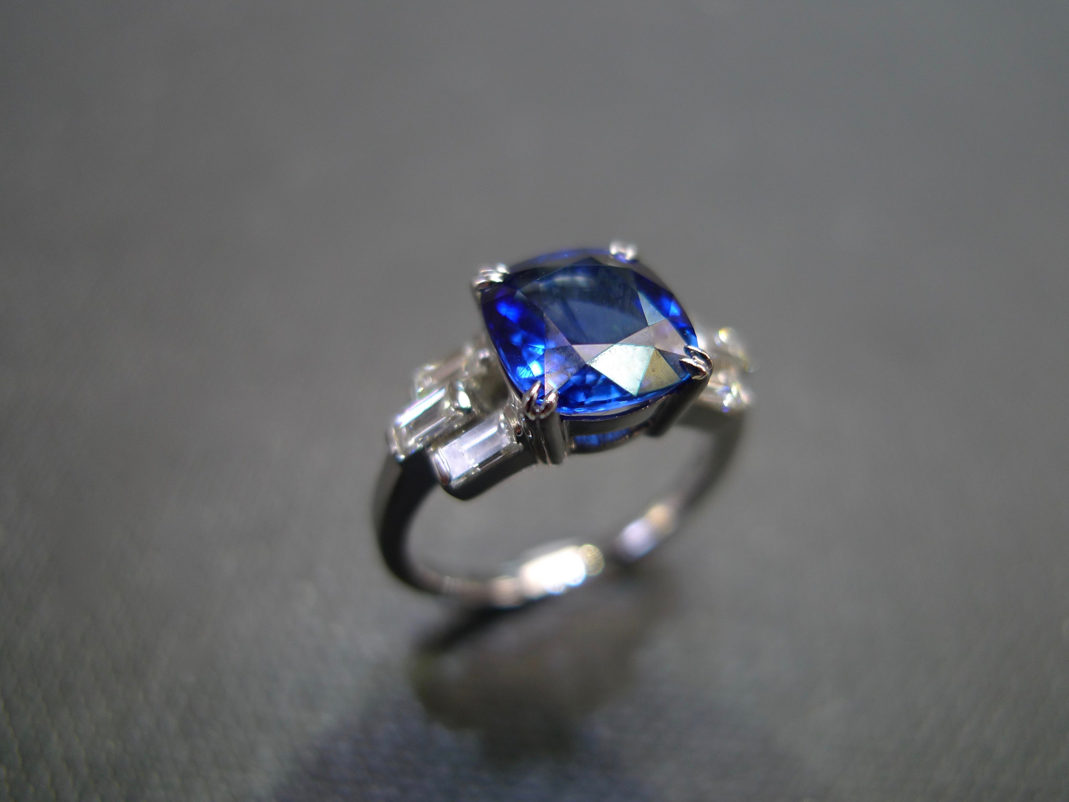 Cushion Cut Blue Sapphire & Baguette Diamond Ring - HN JEWELRY