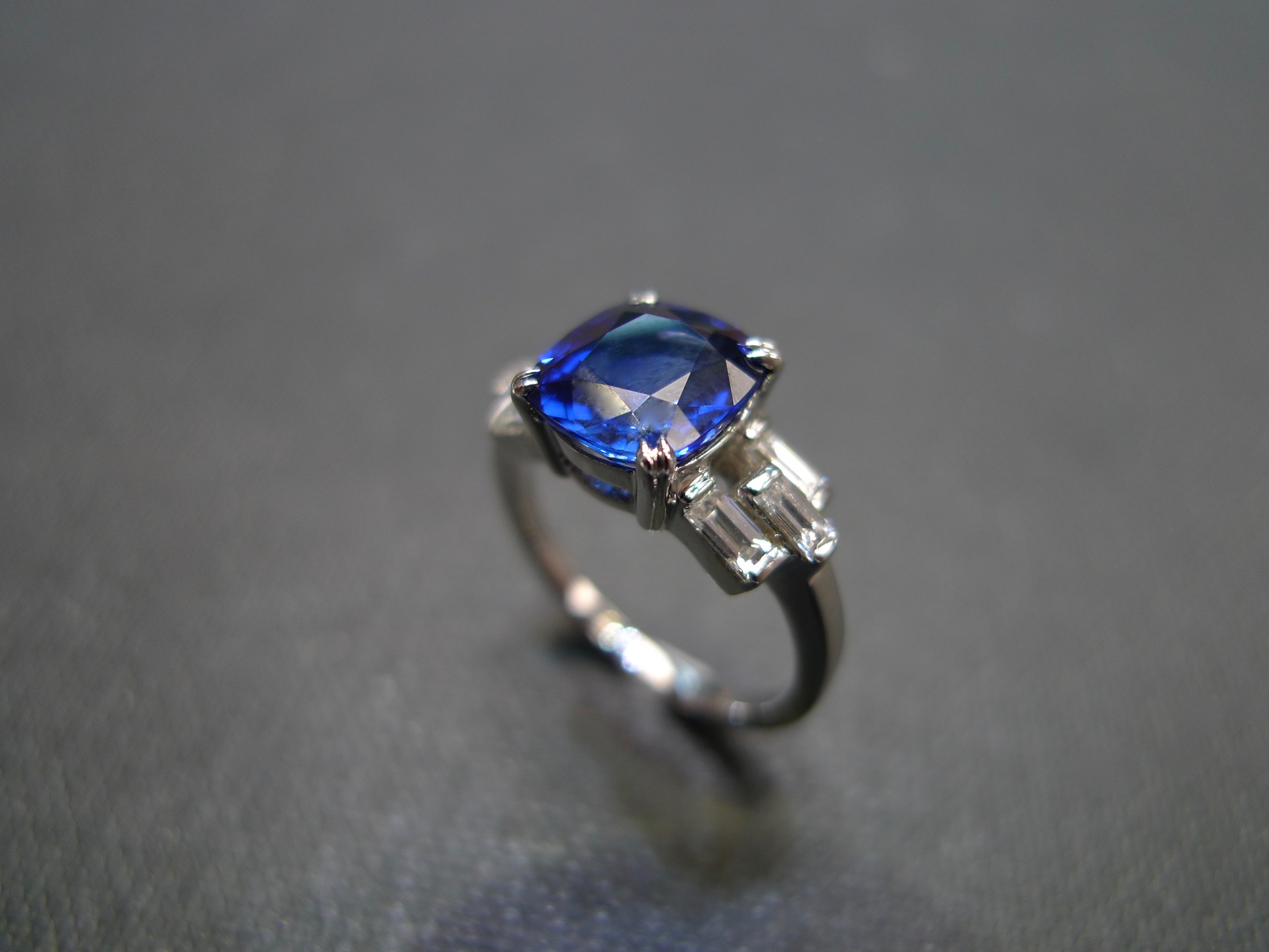 Cushion Cut Blue Sapphire & Baguette Diamond Ring - HN JEWELRY