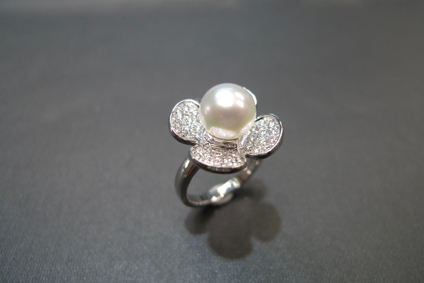 White Pearl & Diamond Floral Ring in 18K White Gold - HN JEWELRY