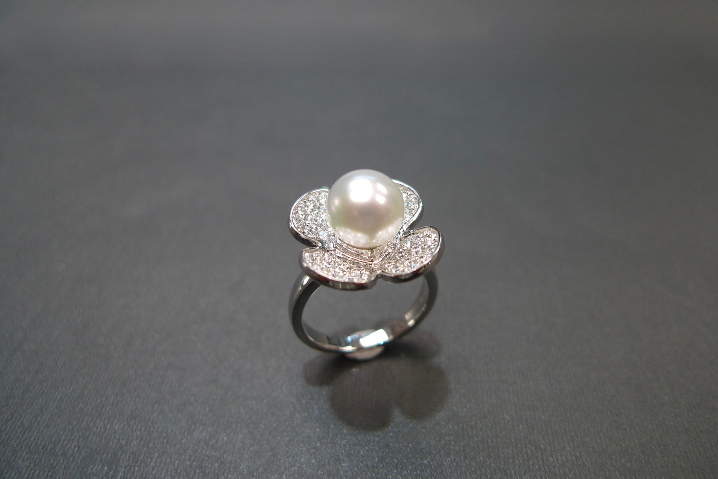 White Pearl & Diamond Floral Ring in 18K White Gold - HN JEWELRY