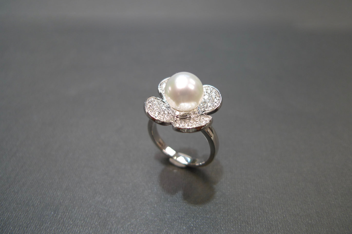 White Pearl & Diamond Floral Ring in 18K White Gold - HN JEWELRY