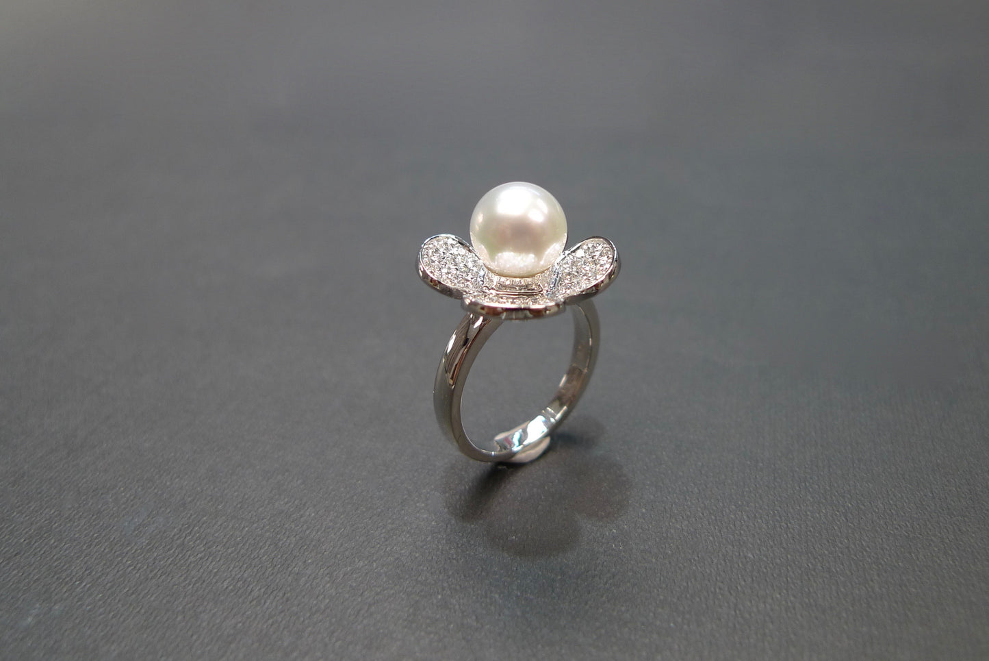 White Pearl & Diamond Floral Ring in 18K White Gold - HN JEWELRY