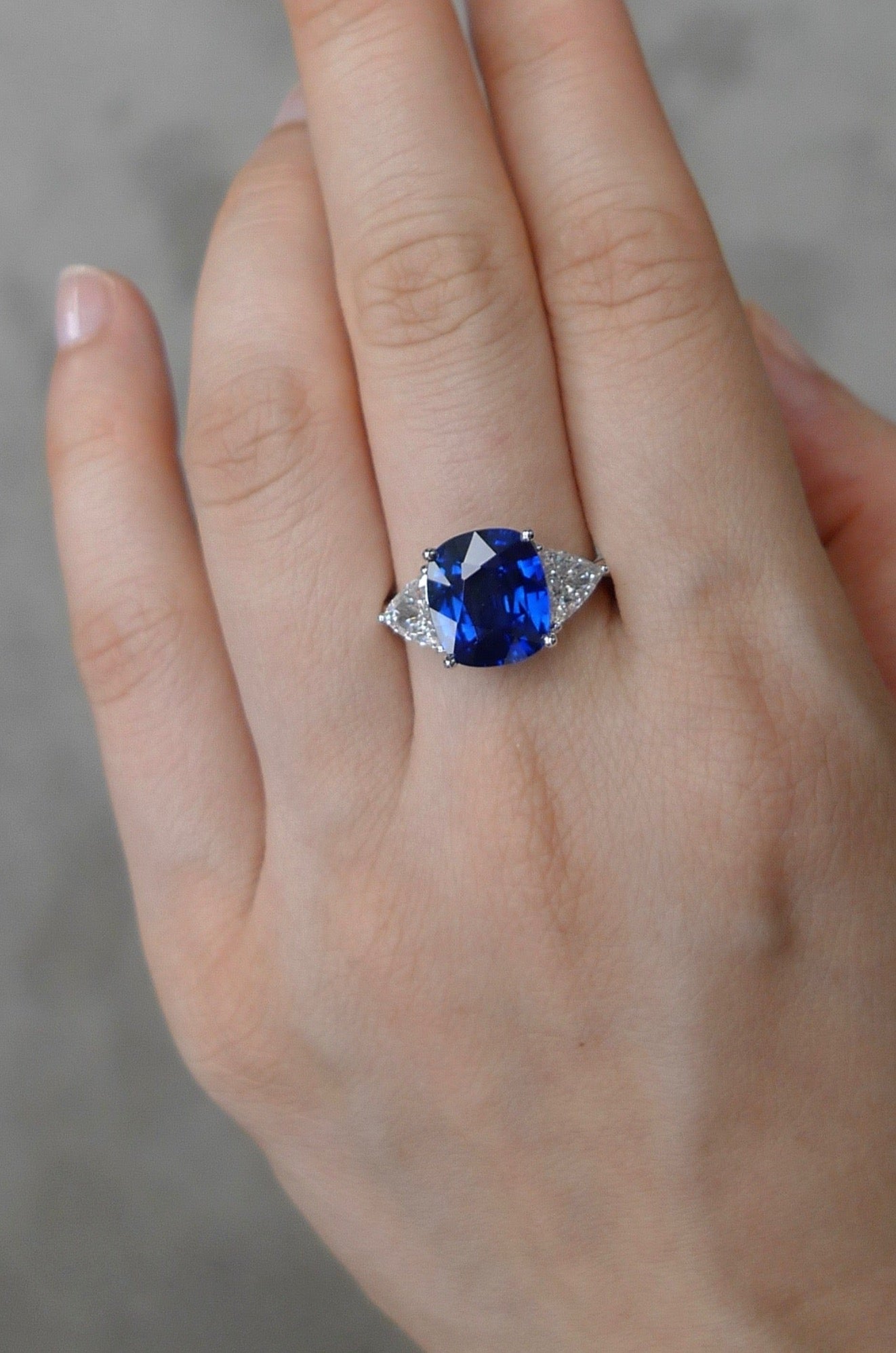 Cushion Cut Blue Sapphire and Triangle Cut Diamond Ring - HN JEWELRY