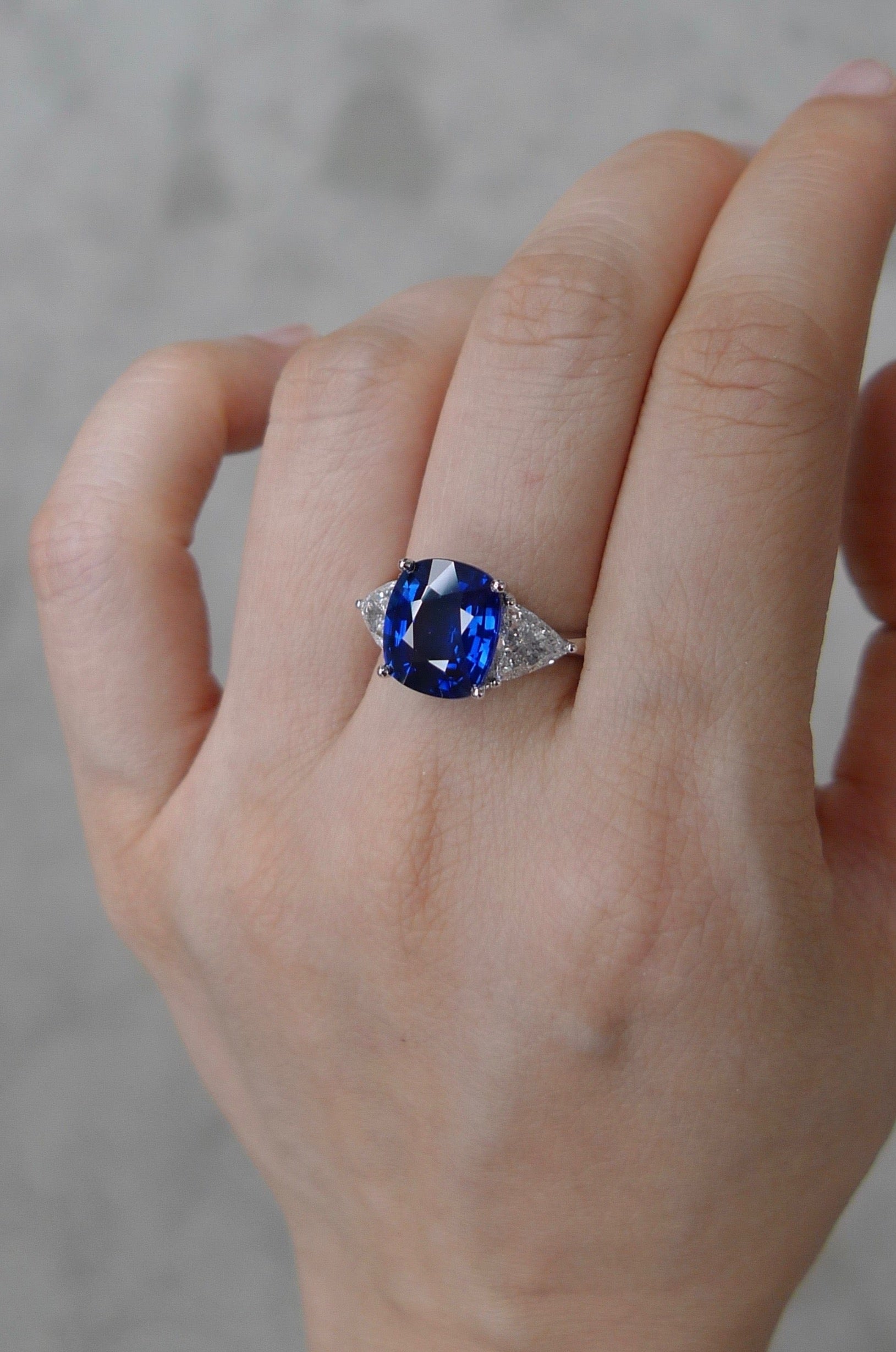 Cushion Cut Blue Sapphire and Triangle Cut Diamond Ring - HN JEWELRY
