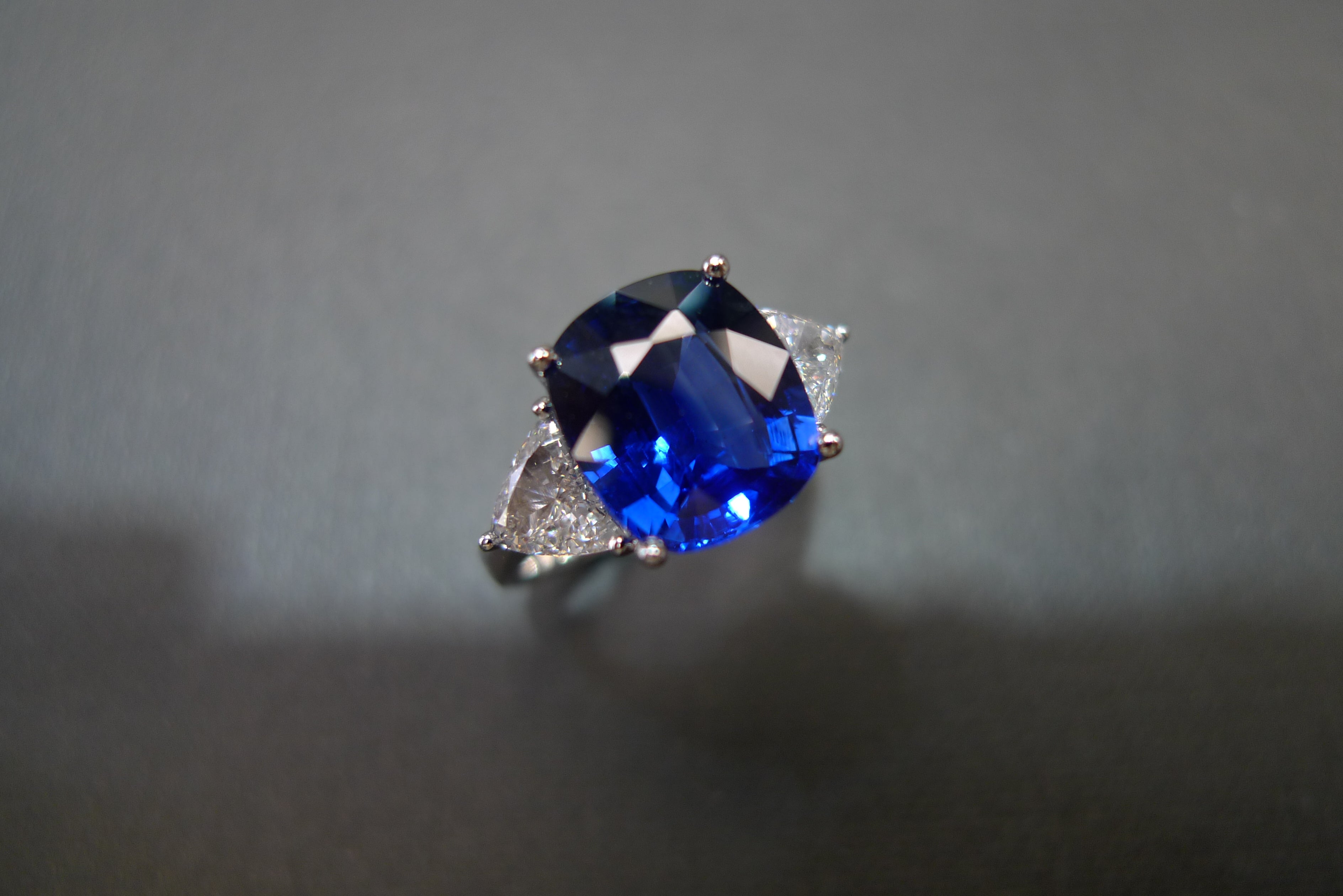 Cushion Cut Blue Sapphire and Triangle Cut Diamond Ring - HN JEWELRY
