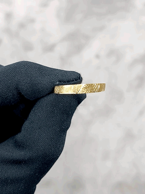 Hand Carved Men's Wedding Ring in 18K Yellow Gold - HN JEWELRY
