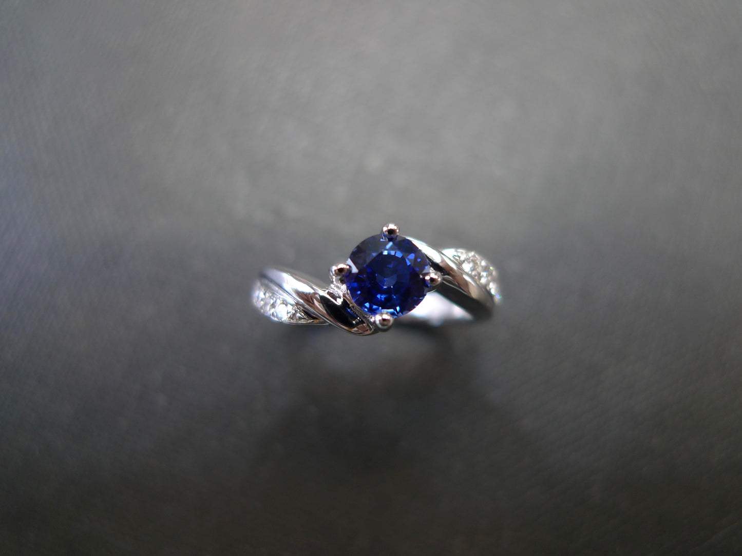 Vintage Style Blue Sapphire and Diamond Tension Ring - HN JEWELRY