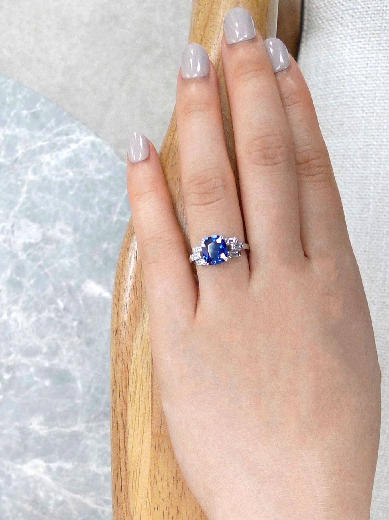 Cushion Cut Blue Sapphire & Baguette Diamond Ring - HN JEWELRY