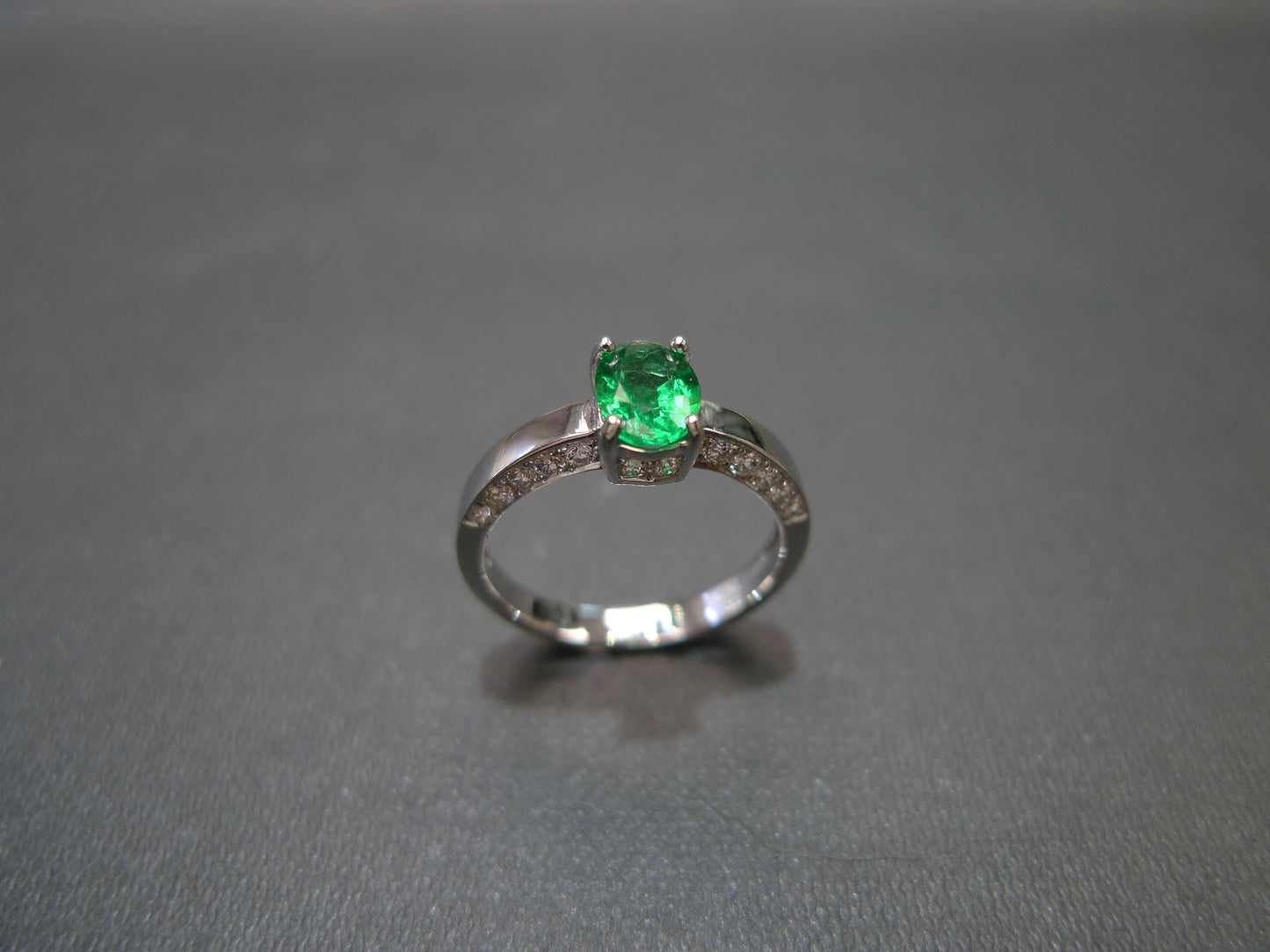 Oval Shape Emerald and Diamond Ring in 18K White Gold - HN JEWELRY