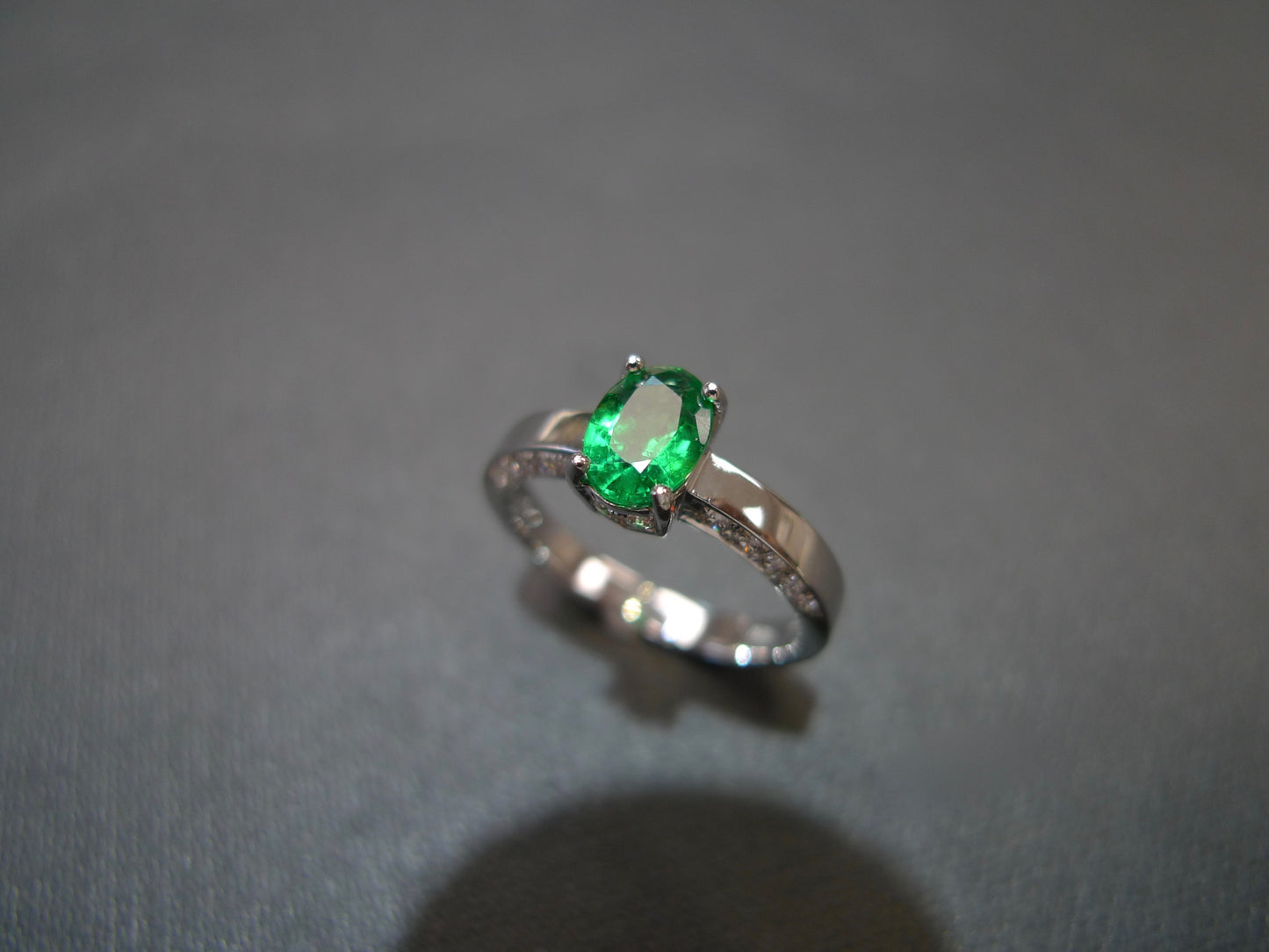 Oval Shape Emerald and Diamond Ring in 18K White Gold - HN JEWELRY