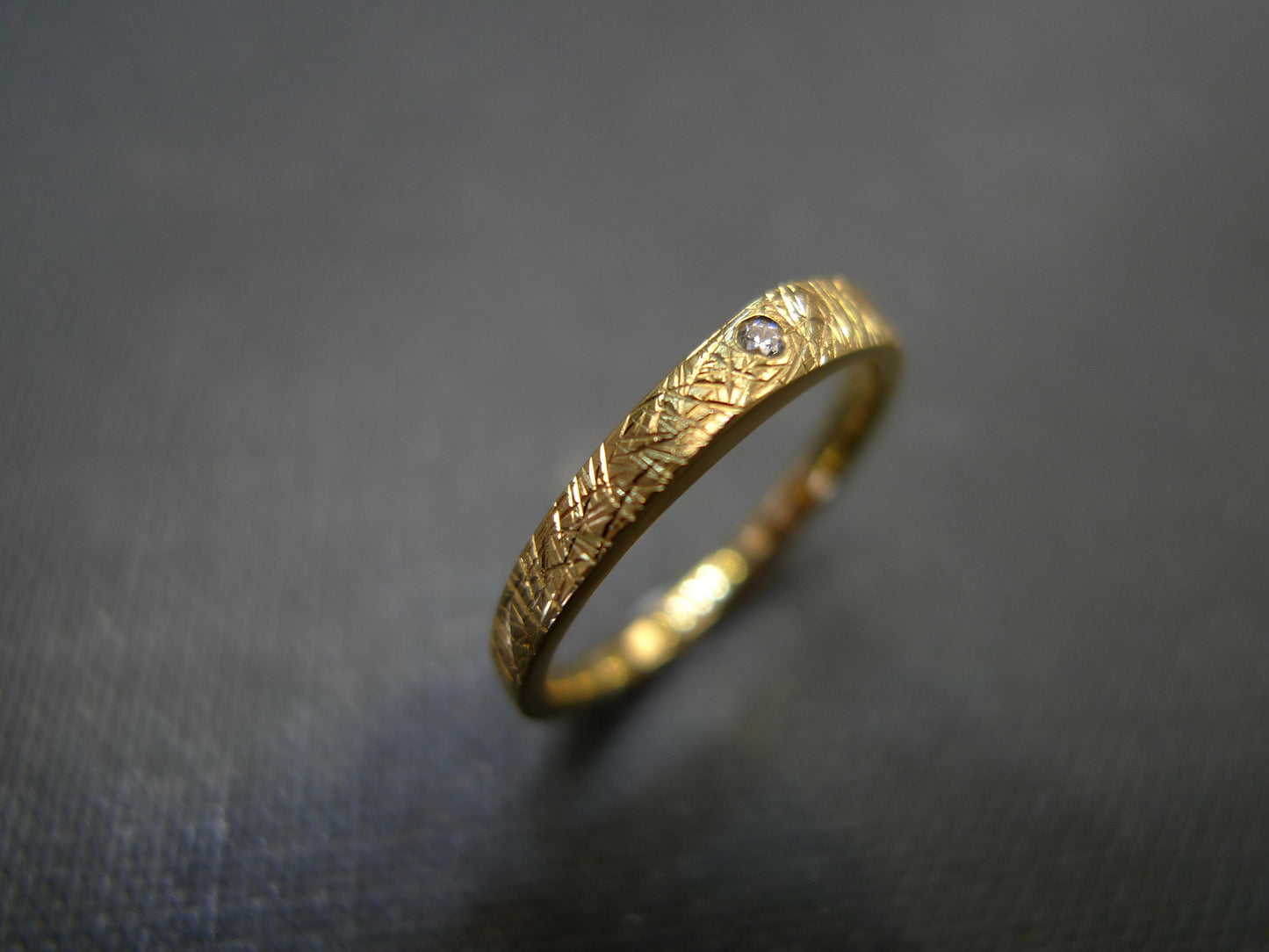 Hand Carved Diamond Wedding Ring in 18K Yellow Gold - HN JEWELRY