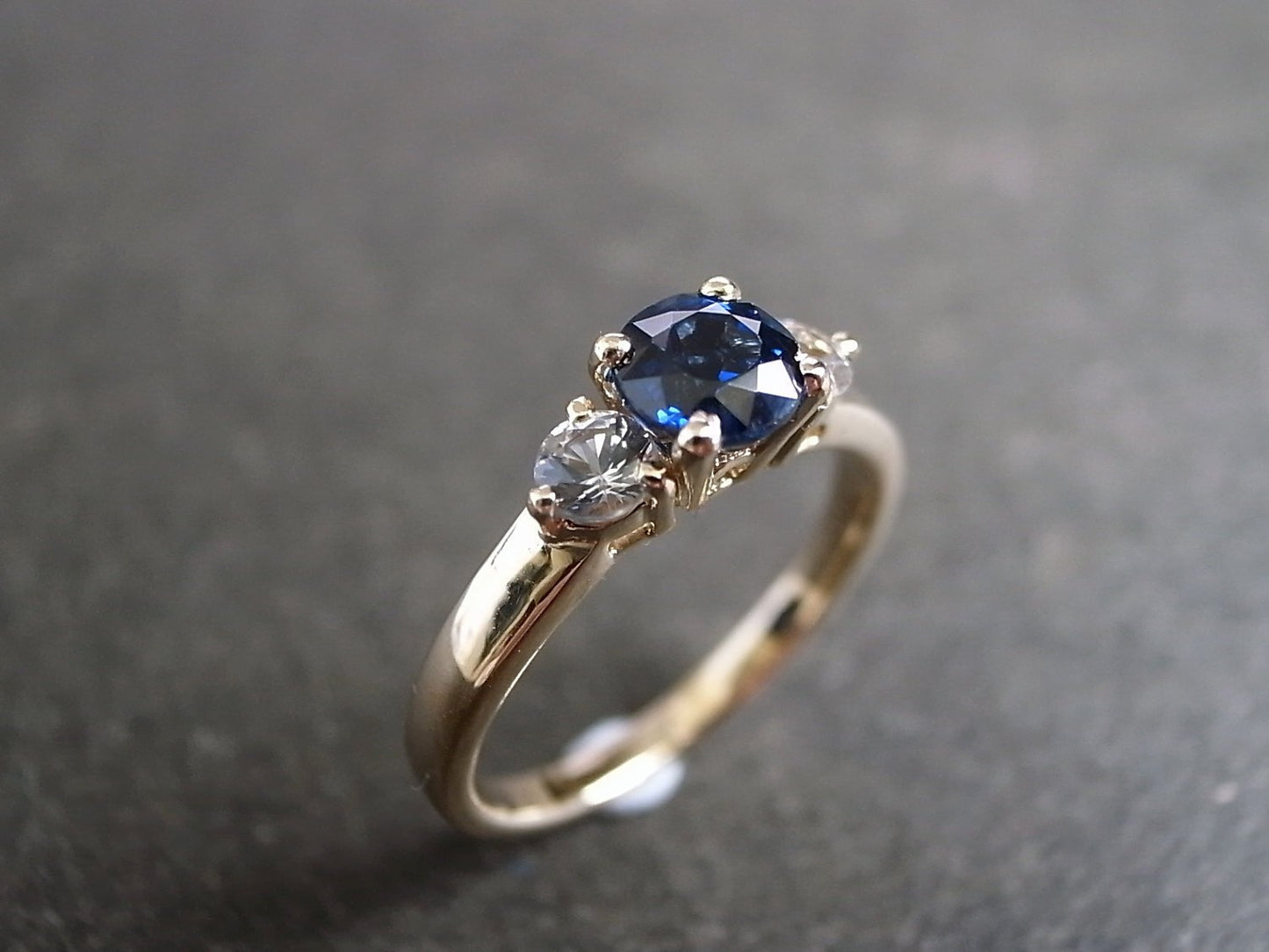 Blue Sapphire & White Sapphire Ring - HN JEWELRY