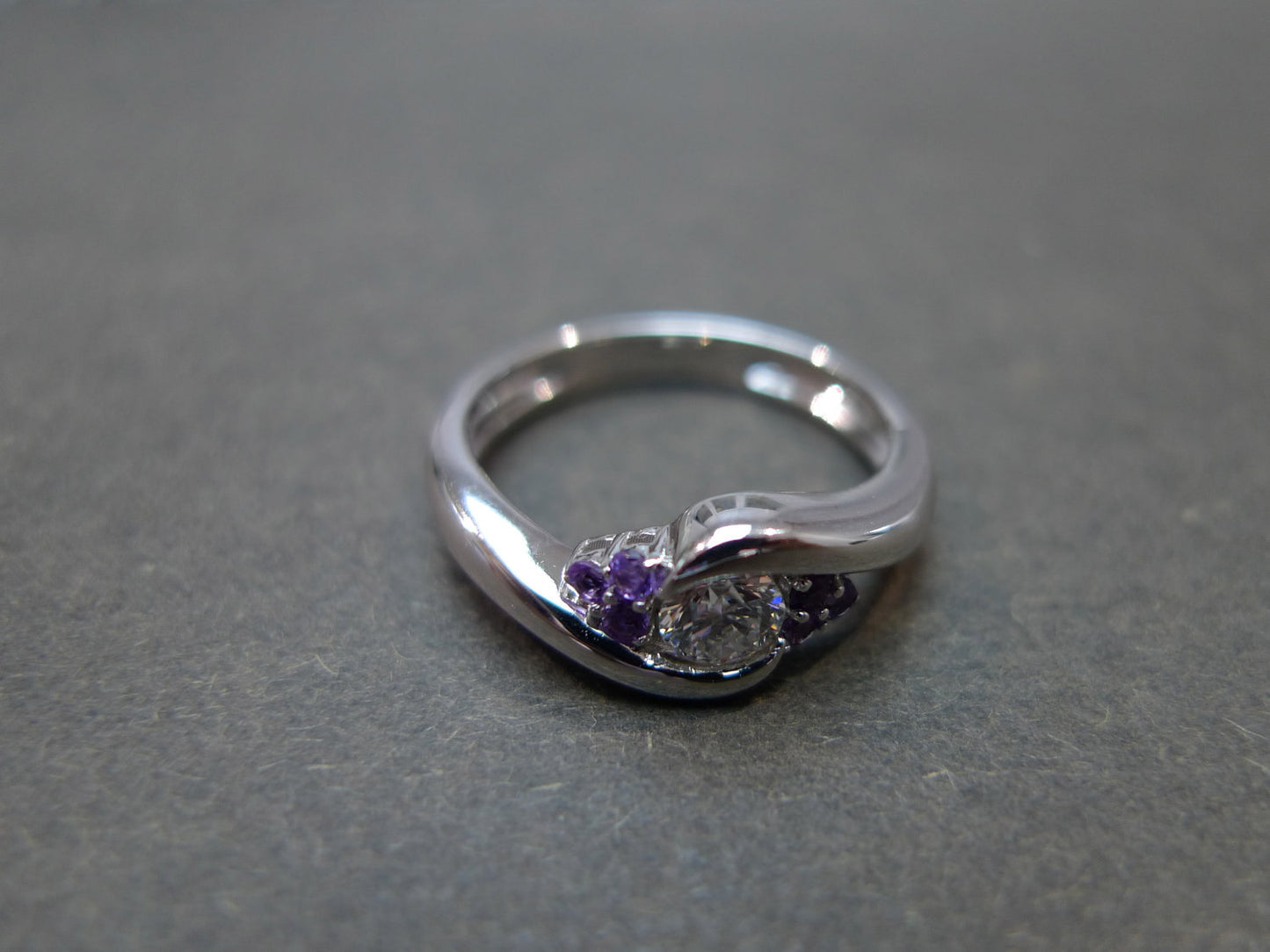 Diamond and Amethyst Ring in Platinum - HN JEWELRY