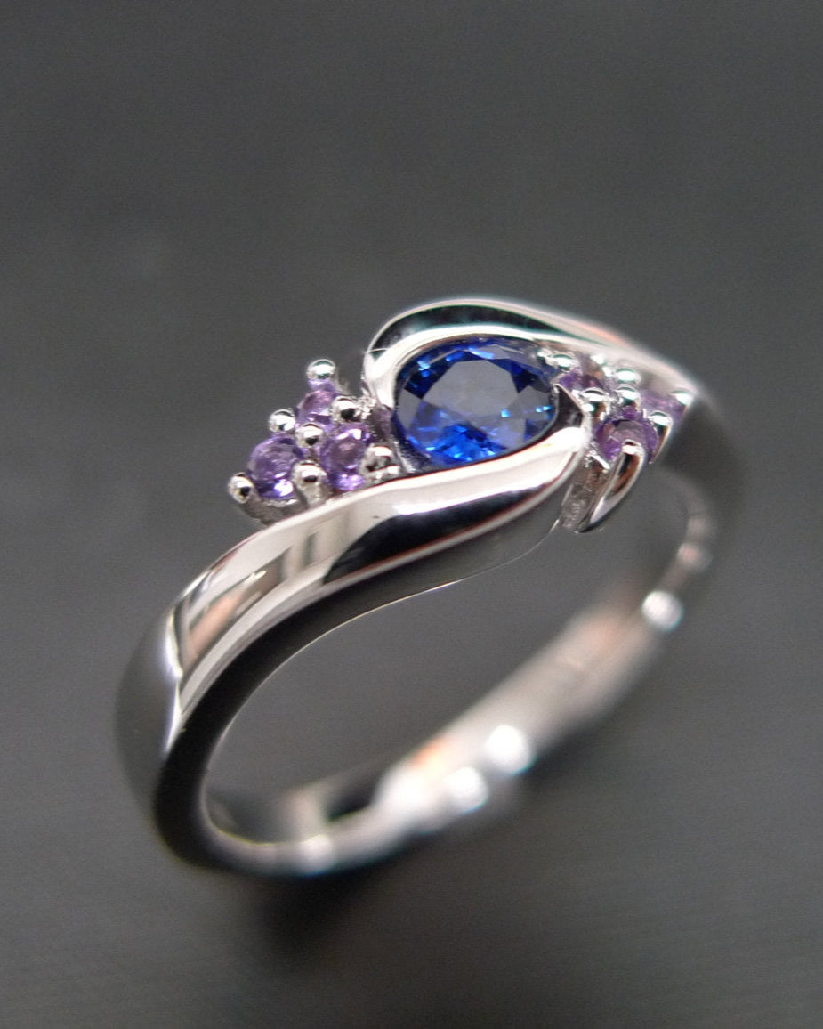 Blue Sapphire and Amethyst Twist Ring in 18K White Gold - HN JEWELRY